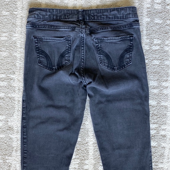 •Hollister• Distressed Skinny Jean Legging - Picture 5 of 15